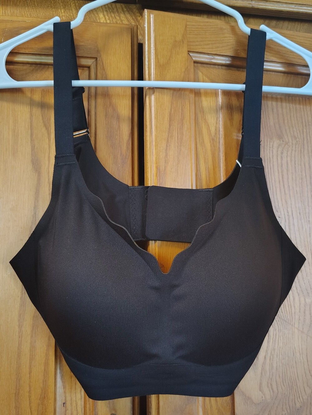 OEAK Women's Seamless Scalloped Wireless V-neck Jelly Bra Black Large NWT